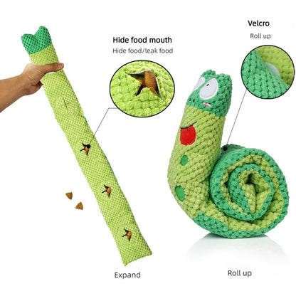 Dog playing with plush snail toy
Squeaky foldable dog puzzle toy
Treat-hiding snail dog toy for puppies
